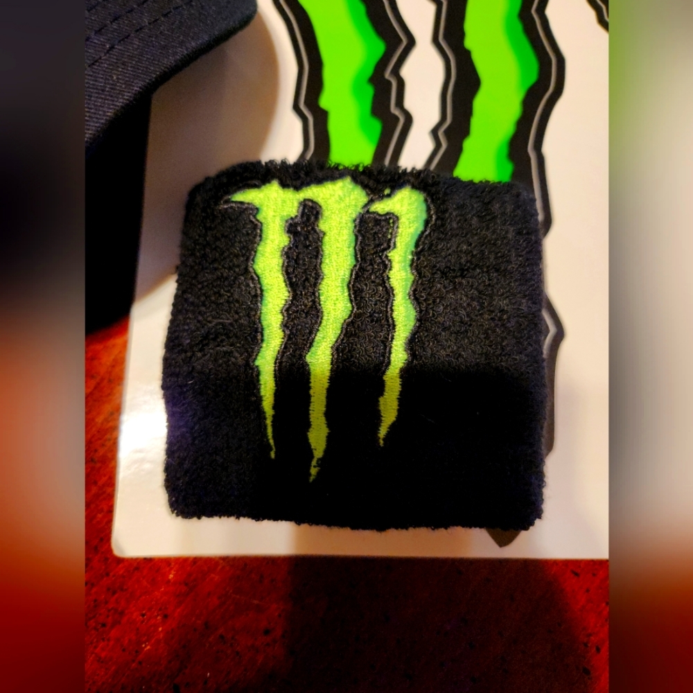 Monster sweat bracelet
